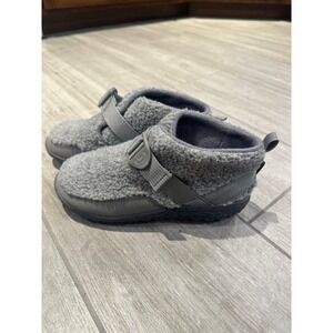 Chaco Gray boots youth‎ 5.5/7.5